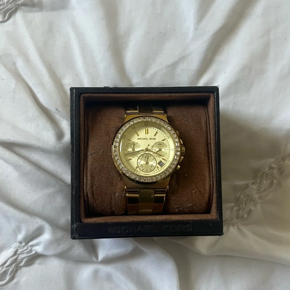 Michael Kors Watch - Picture 2 of 8